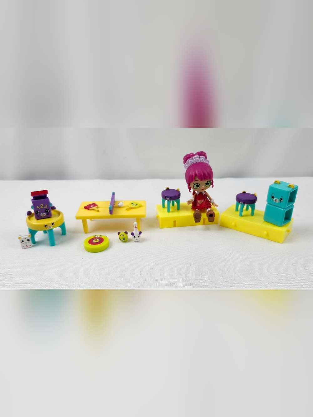 Shopkins Happy Places Mousy Hangout Queenie Hearts Welcome Pack